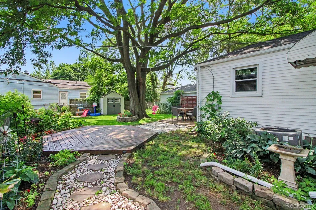 740 E 10 Mile Road Ferndale City MI 48220