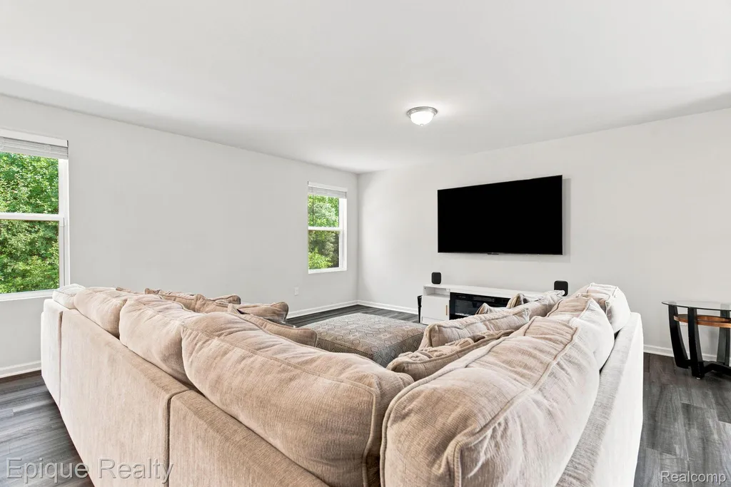 2360 Scenic Hollow Drive Grand Blanc Charter Township MI 48439