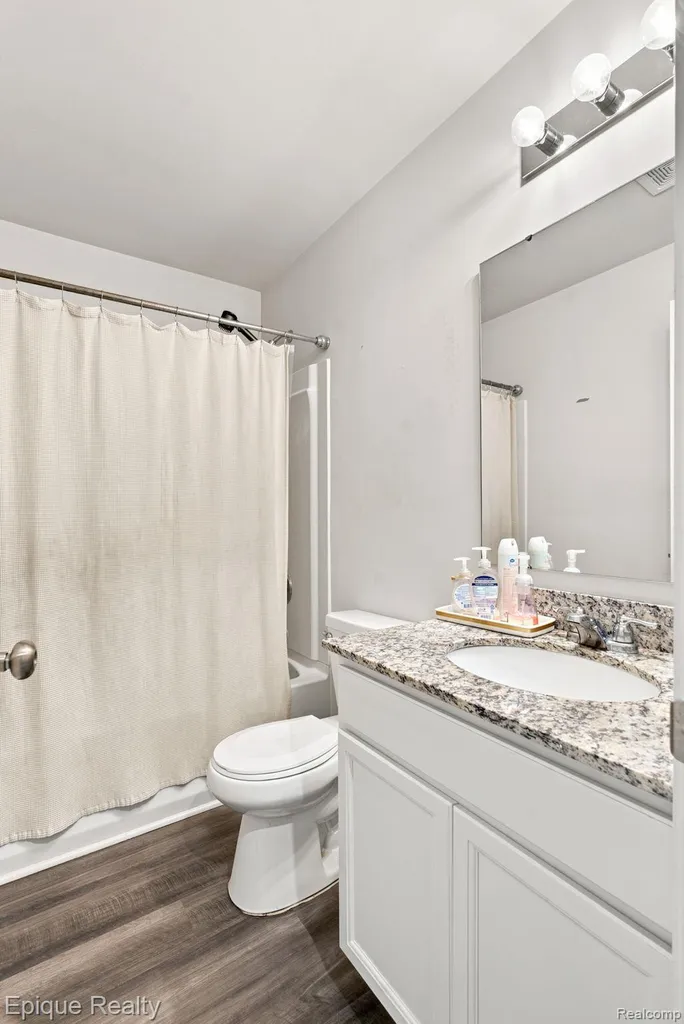 2360 Scenic Hollow Drive Grand Blanc Charter Township MI 48439