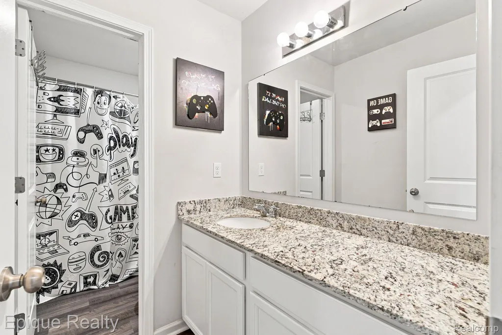 2360 Scenic Hollow Drive Grand Blanc Charter Township MI 48439