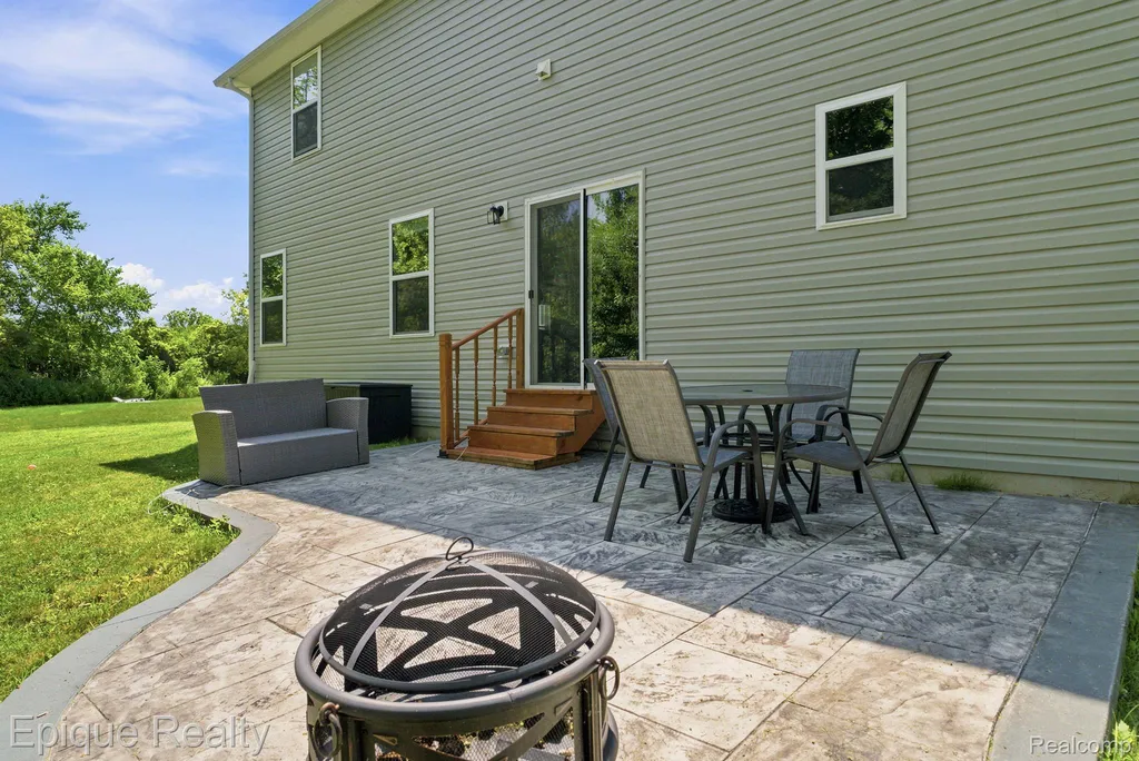 2360 Scenic Hollow Drive Grand Blanc Charter Township MI 48439