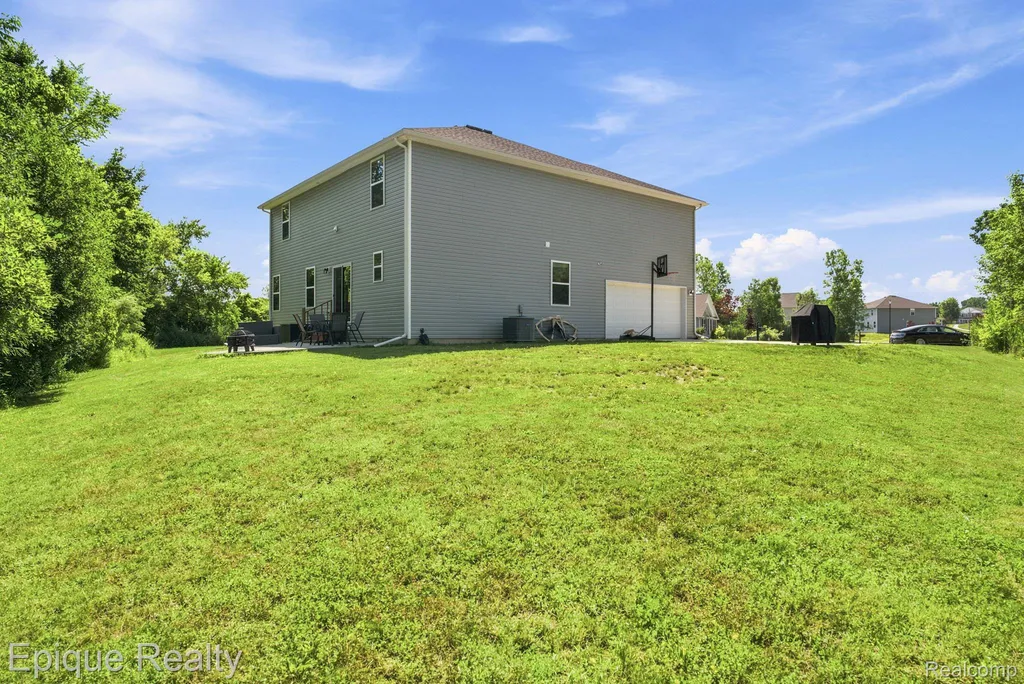 2360 Scenic Hollow Drive Grand Blanc Charter Township MI 48439