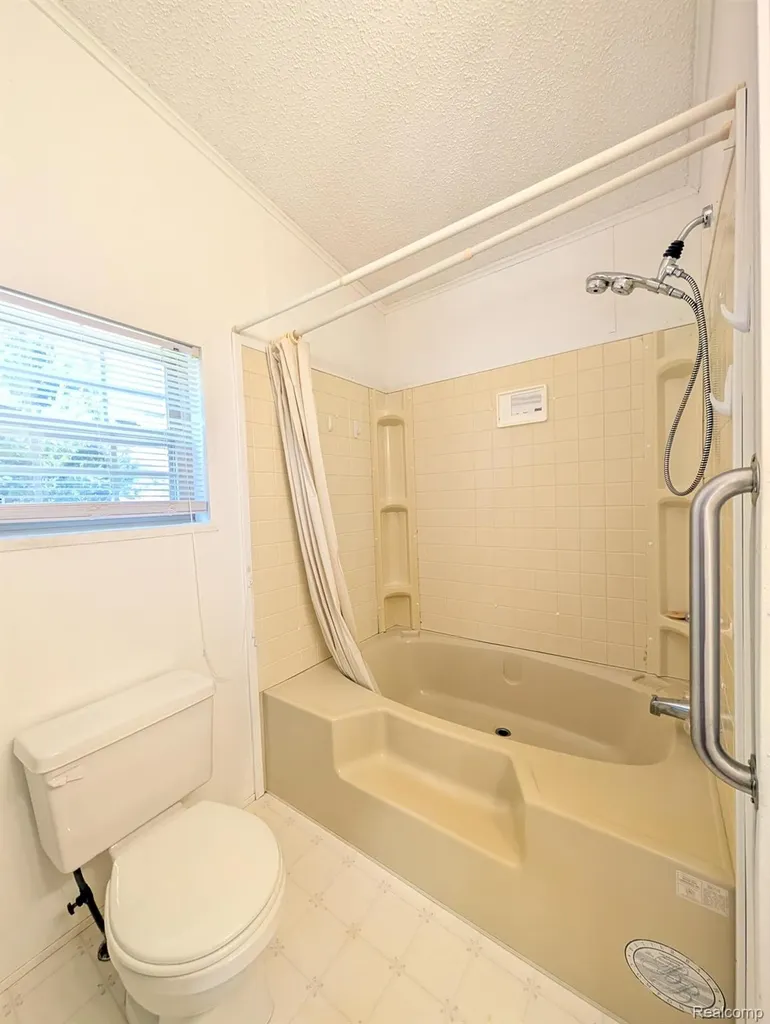 59 Foxpointe Court Swartz Creek City MI 48473