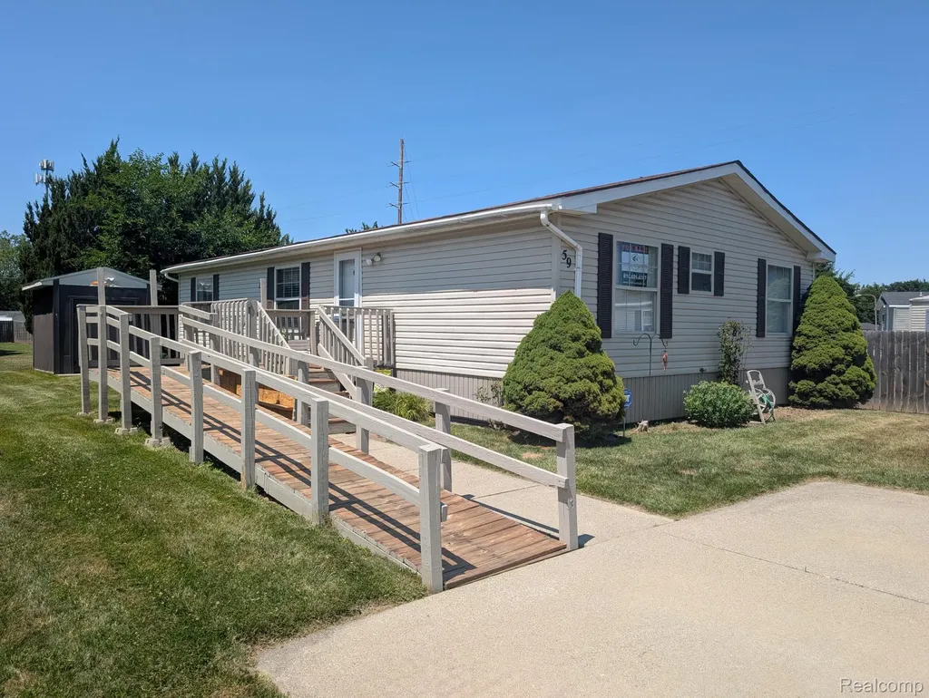59 Foxpointe Court Swartz Creek City MI 48473