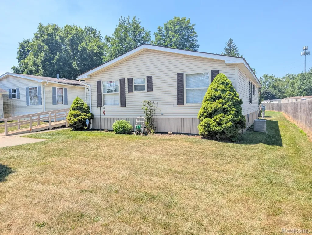 59 Foxpointe Court Swartz Creek City MI 48473