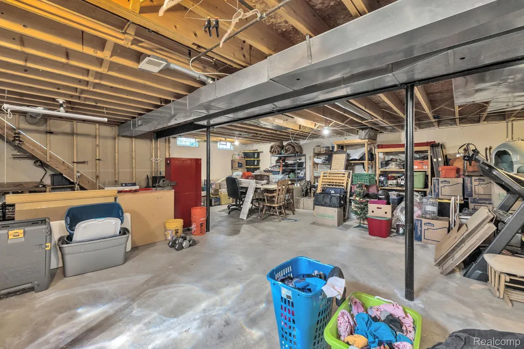 12177 Hartel Street Livonia City MI 48150