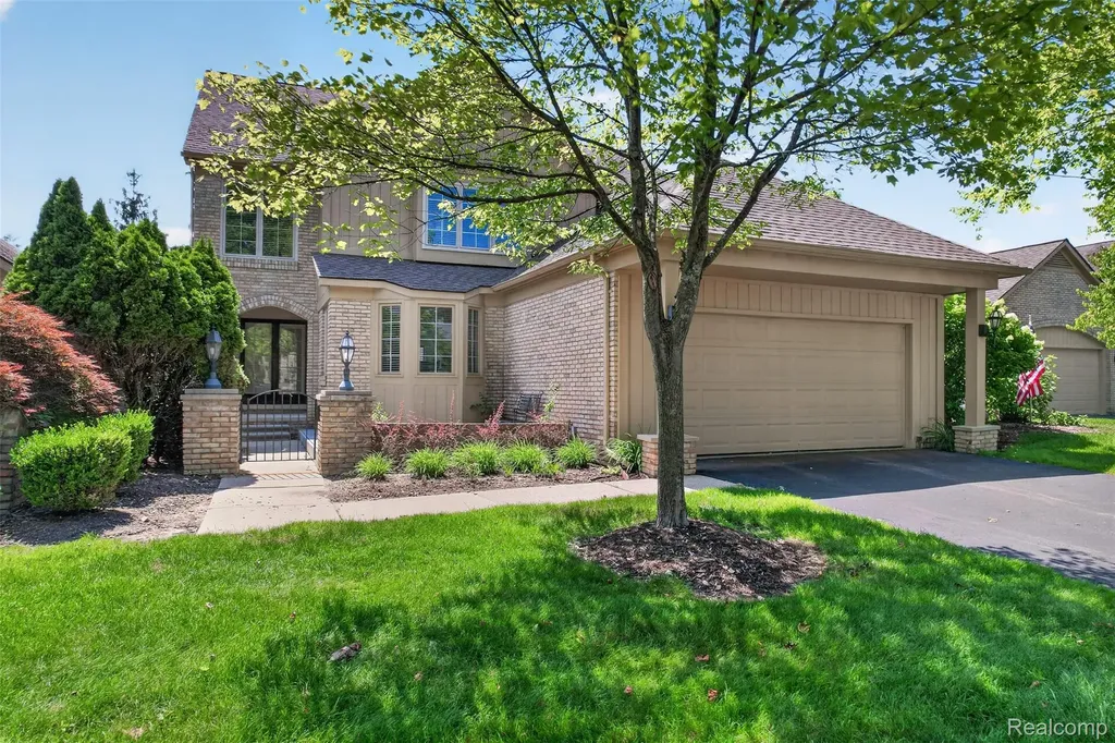 6445 Noble Road West Bloomfield Charter Township MI 48322