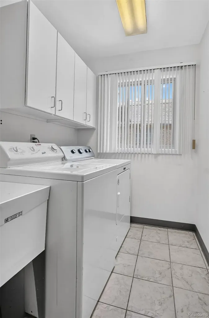 6445 Noble Road West Bloomfield Charter Township MI 48322
