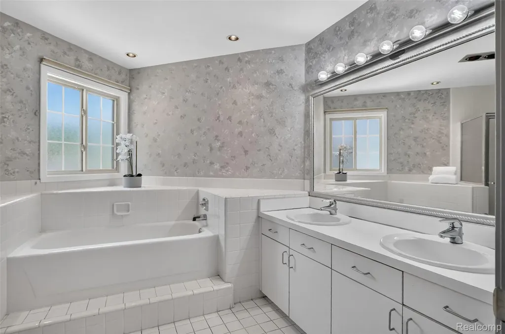 6445 Noble Road West Bloomfield Charter Township MI 48322