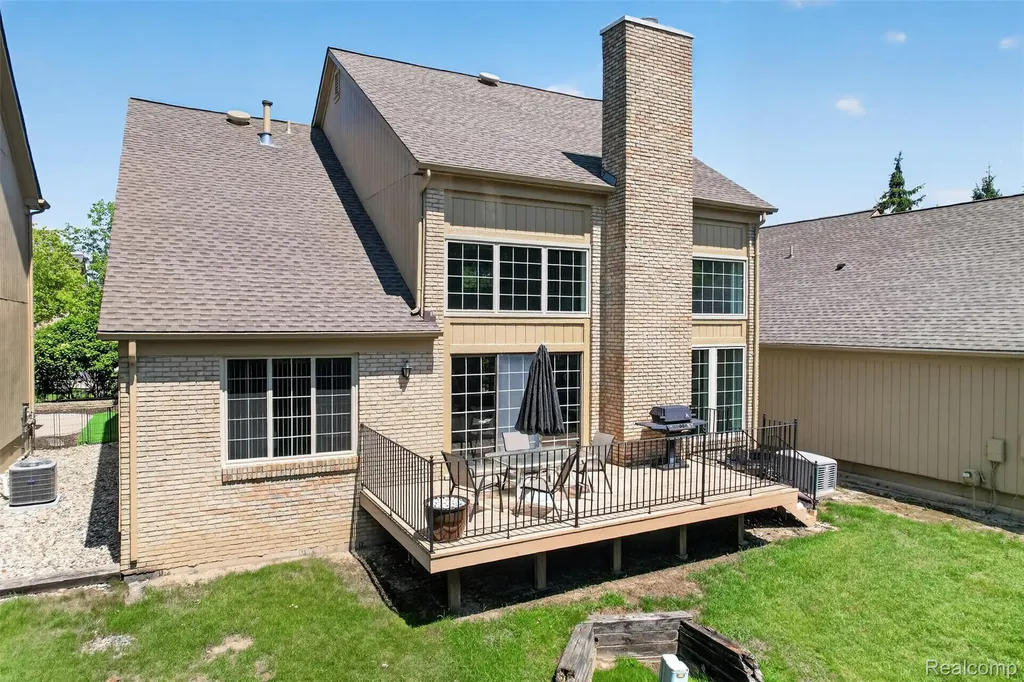 6445 Noble Road West Bloomfield Charter Township MI 48322