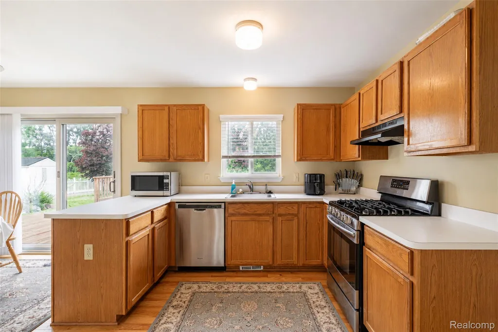41585 Cherry Hill Road Canton Charter Township MI 48188
