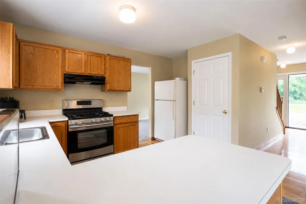 41585 Cherry Hill Road Canton Charter Township MI 48188