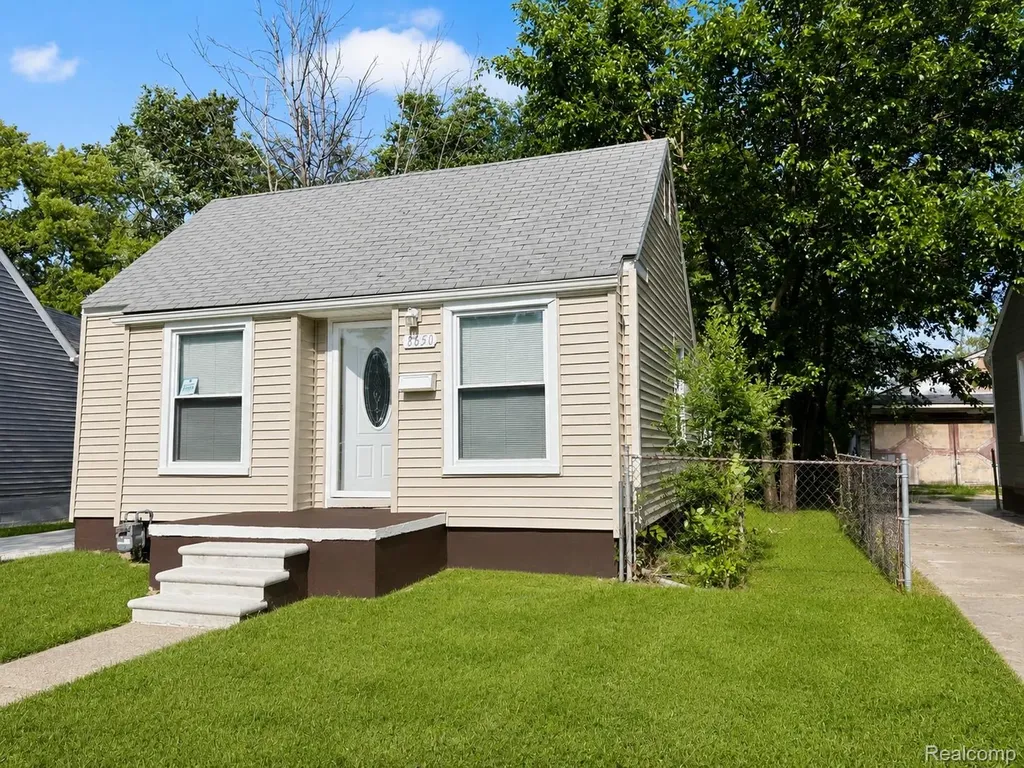 8650 Auburn Street Detroit City MI 48228