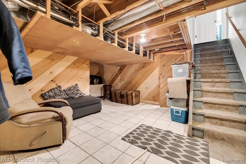 8230 Vandell Street Commerce Charter Township MI 48382