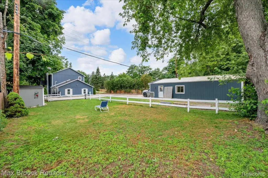 8230 Vandell Street Commerce Charter Township MI 48382