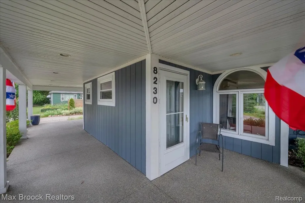 8230 Vandell Street Commerce Charter Township MI 48382