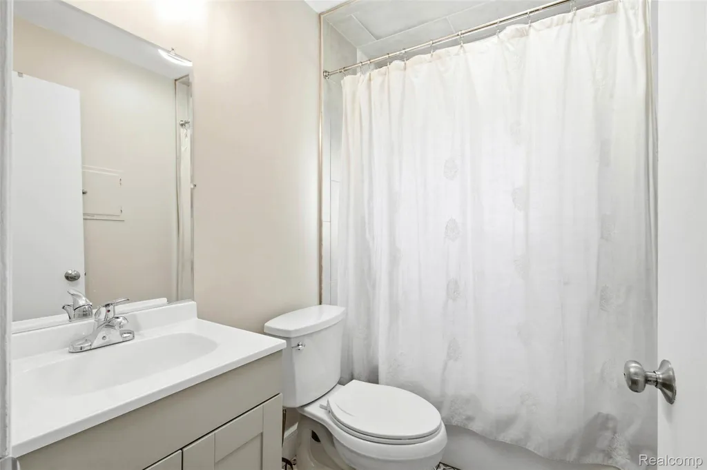 23327 Whitley Drive Clinton Charter Township MI 48035