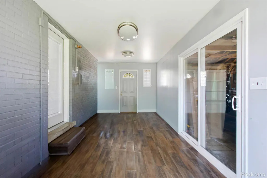 23327 Whitley Drive Clinton Charter Township MI 48035