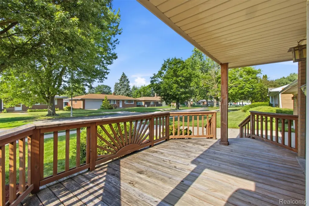 23327 Whitley Drive Clinton Charter Township MI 48035