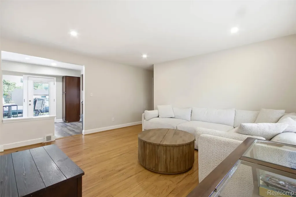 23327 Whitley Drive Clinton Charter Township MI 48035