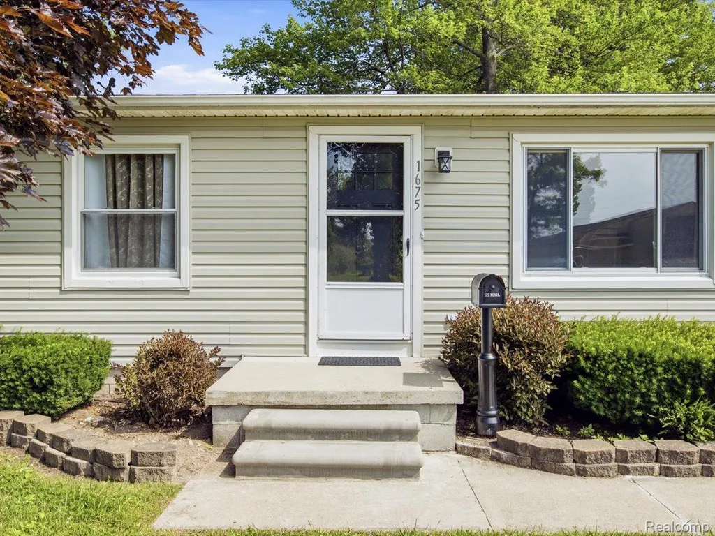 1675 Pennsylvania Avenue Marysville City MI 48040