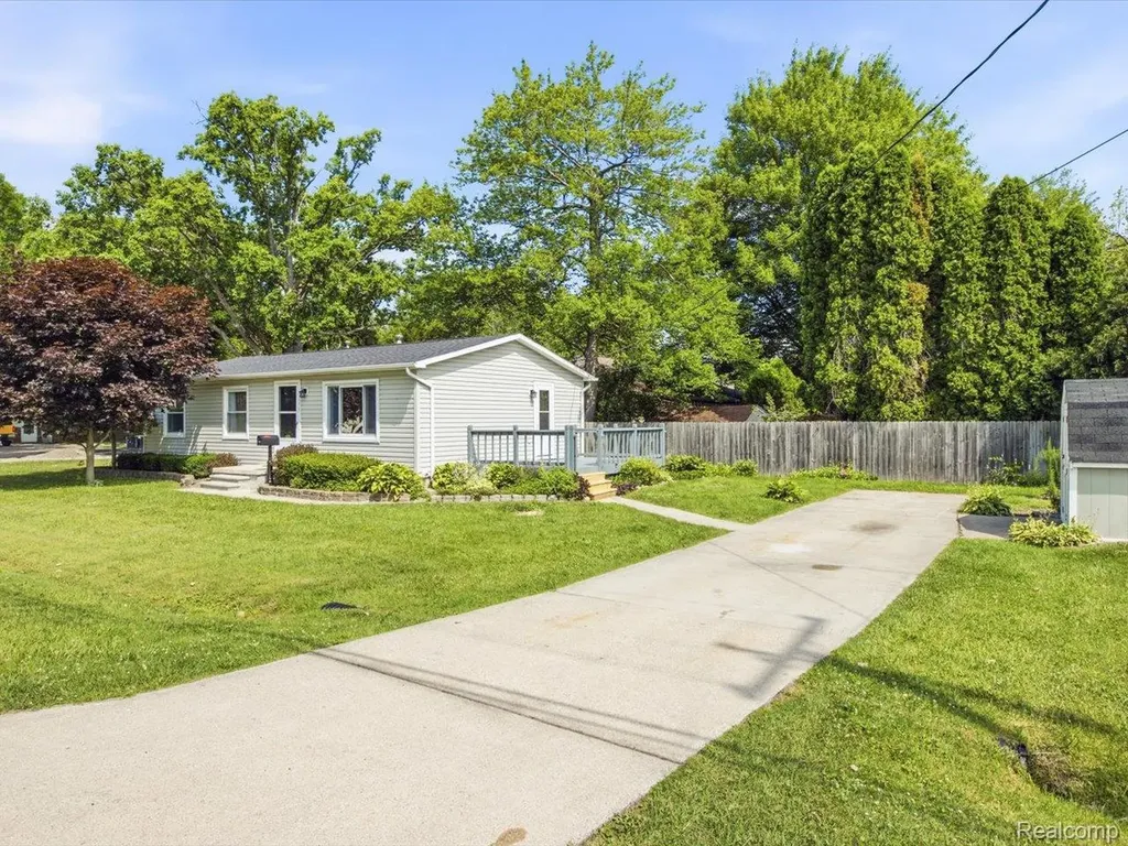 1675 Pennsylvania Avenue Marysville City MI 48040