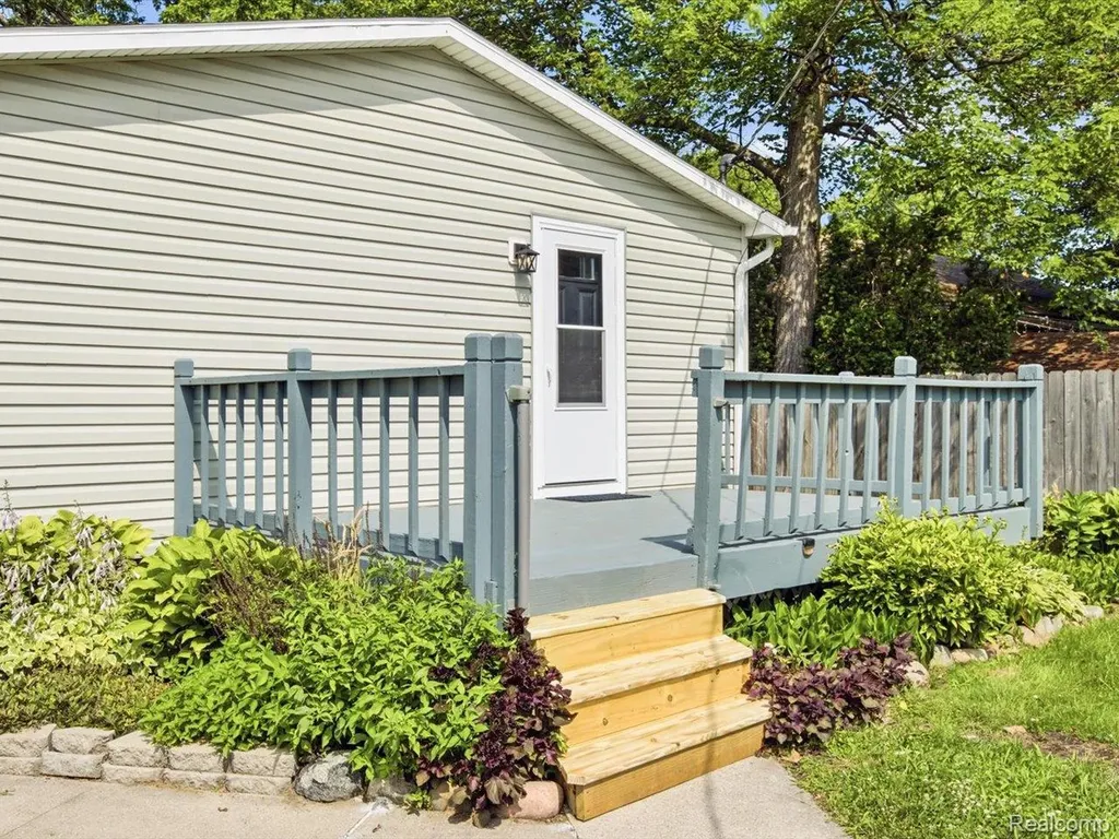 1675 Pennsylvania Avenue Marysville City MI 48040