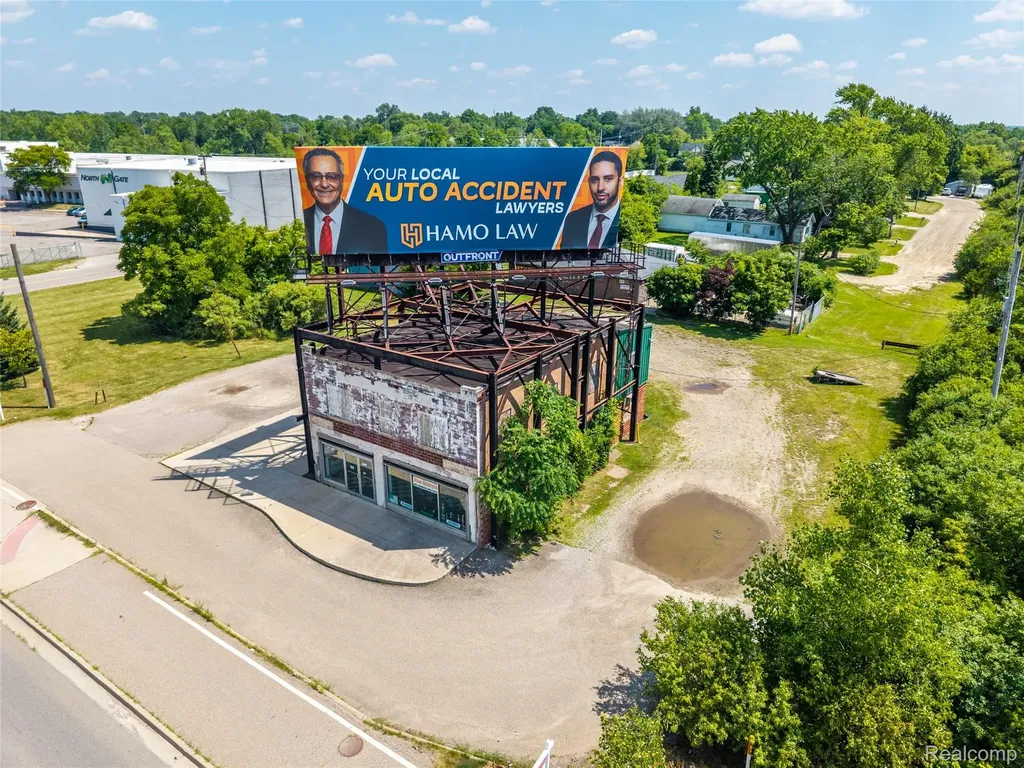 3413 Corunna Road Flint Charter Township MI 48532