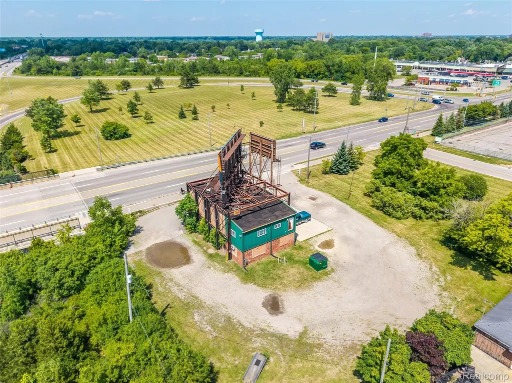 3413 Corunna Road Flint Charter Township MI 48532