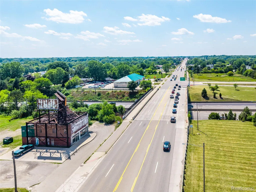 3413 Corunna Road Flint Charter Township MI 48532