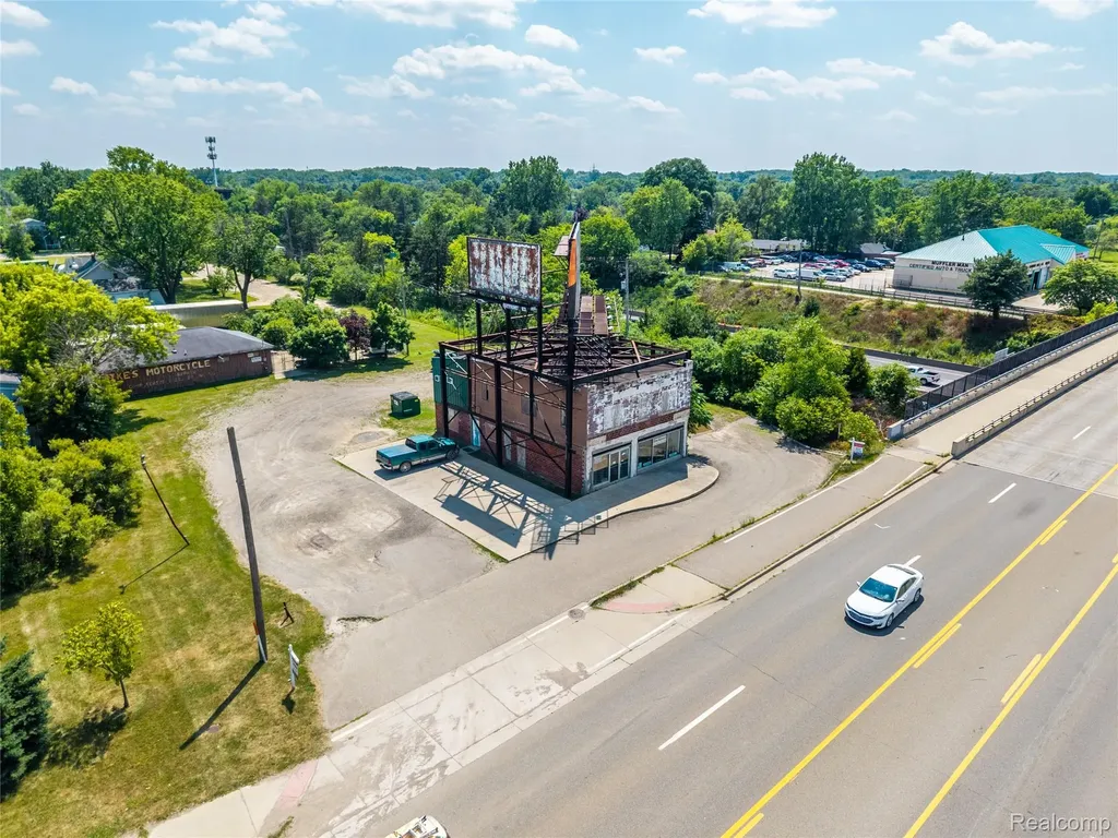 3413 Corunna Road Flint Charter Township MI 48532