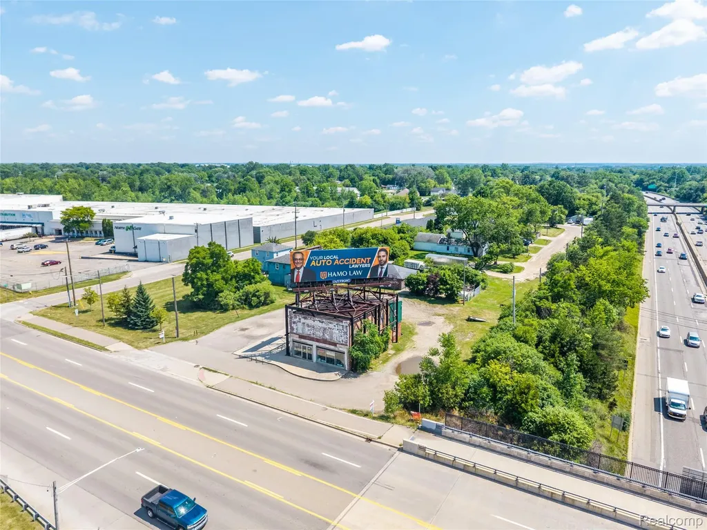 3413 Corunna Road Flint Charter Township MI 48532