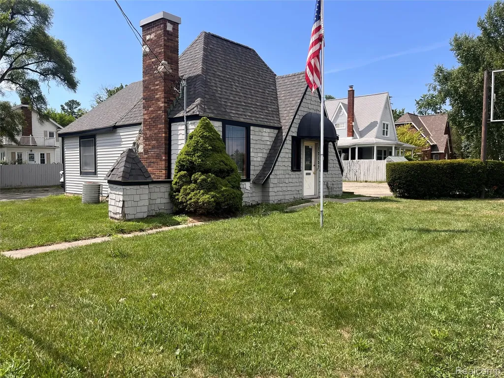 12127 N Saginaw Street Mt. Morris City MI 48458