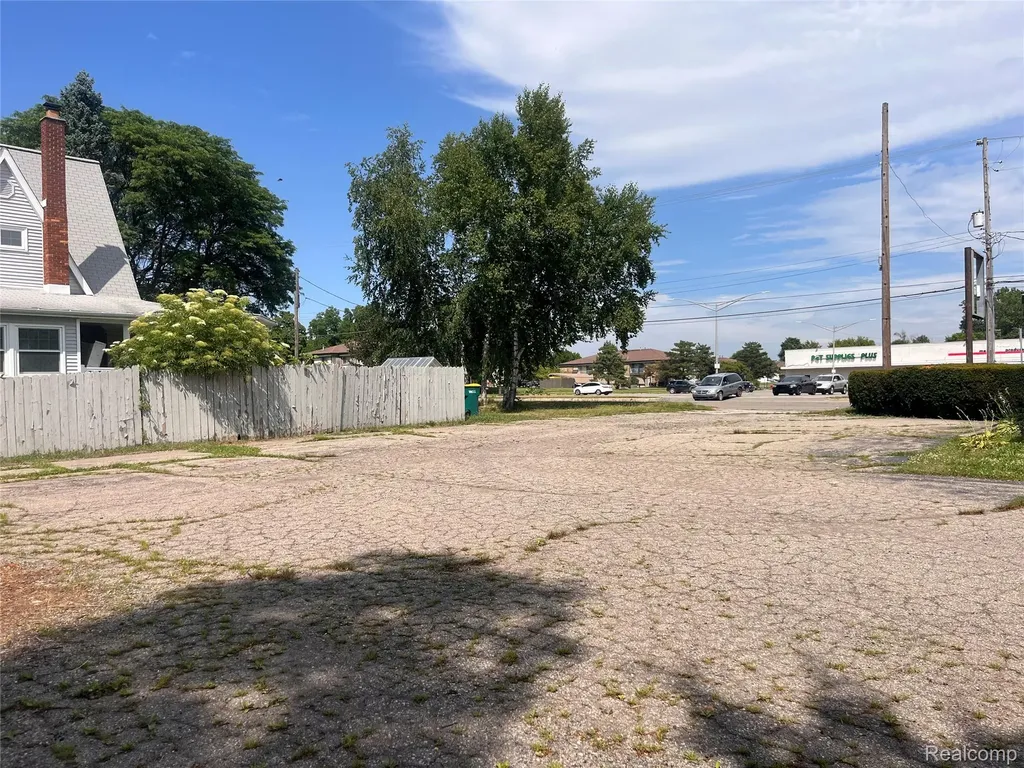 12127 N Saginaw Street Mt. Morris City MI 48458