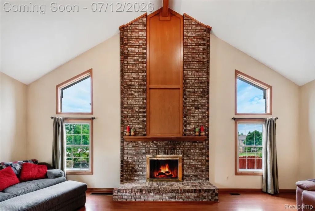 39044 Mallorn Drive Sterling Heights City MI 48313