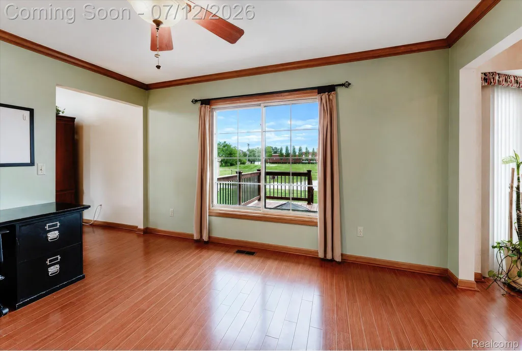 39044 Mallorn Drive Sterling Heights City MI 48313