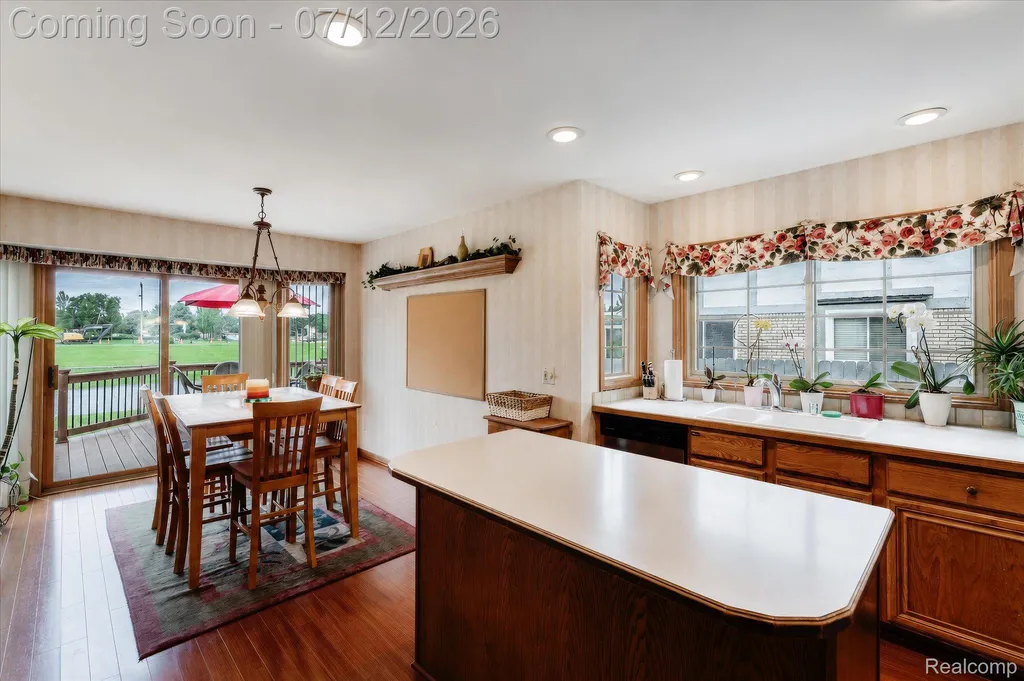 39044 Mallorn Drive Sterling Heights City MI 48313