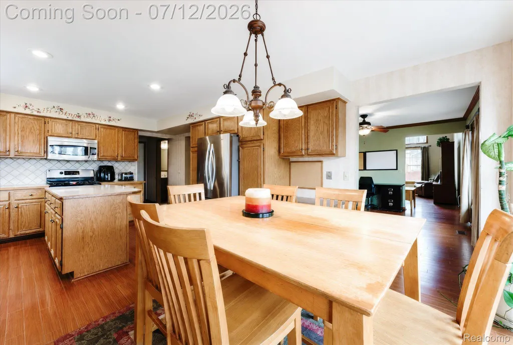 39044 Mallorn Drive Sterling Heights City MI 48313