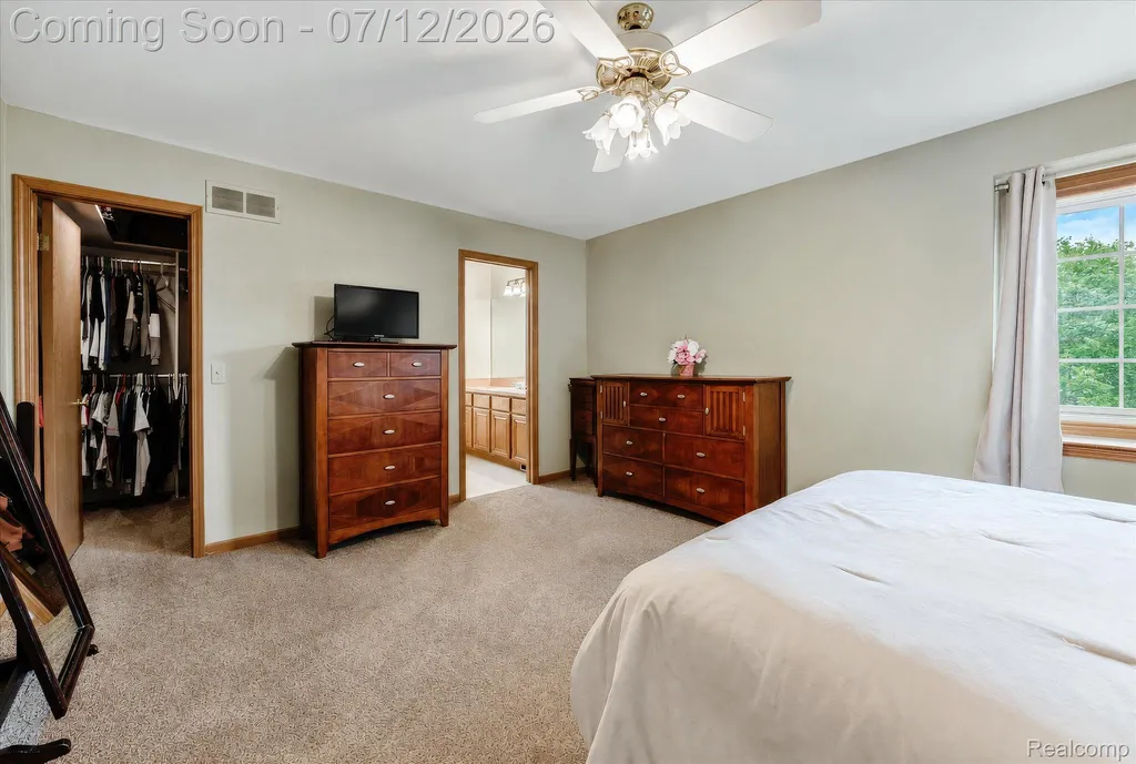 39044 Mallorn Drive Sterling Heights City MI 48313