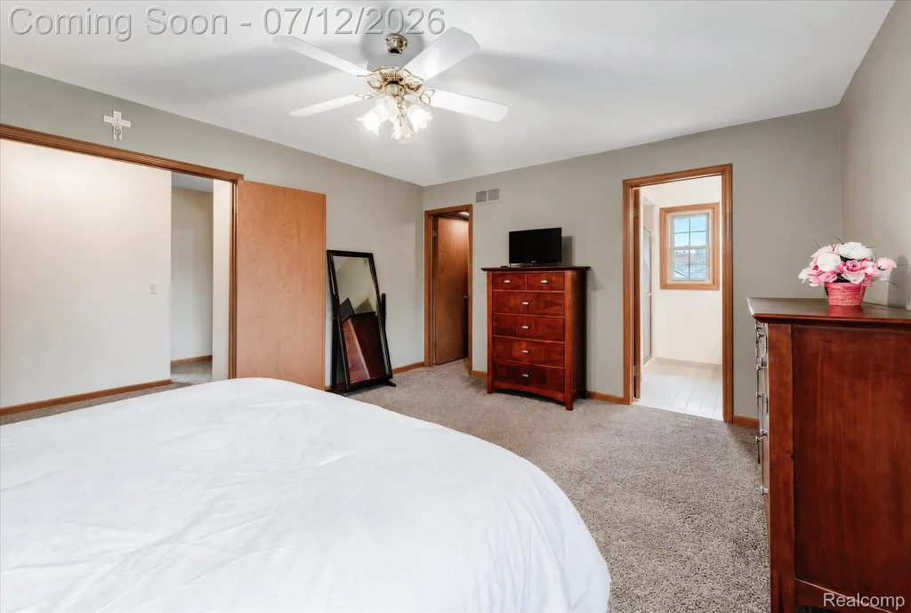 39044 Mallorn Drive Sterling Heights City MI 48313