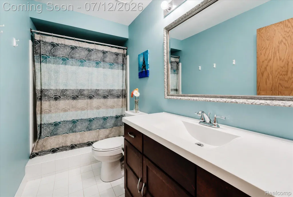 39044 Mallorn Drive Sterling Heights City MI 48313