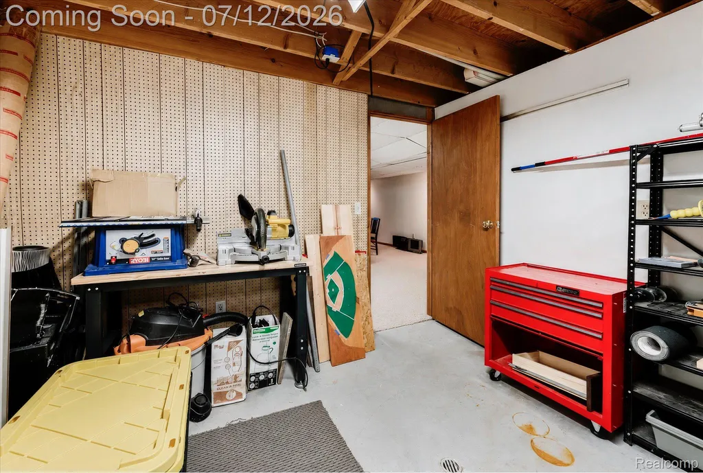 39044 Mallorn Drive Sterling Heights City MI 48313