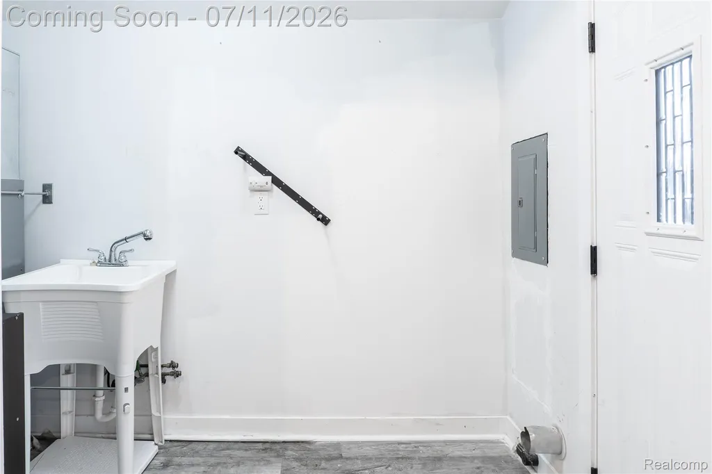 203 Chaney Street Van Buren Charter Township MI 48111