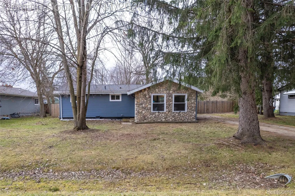 203 Chaney Street Van Buren Charter Township MI 48111