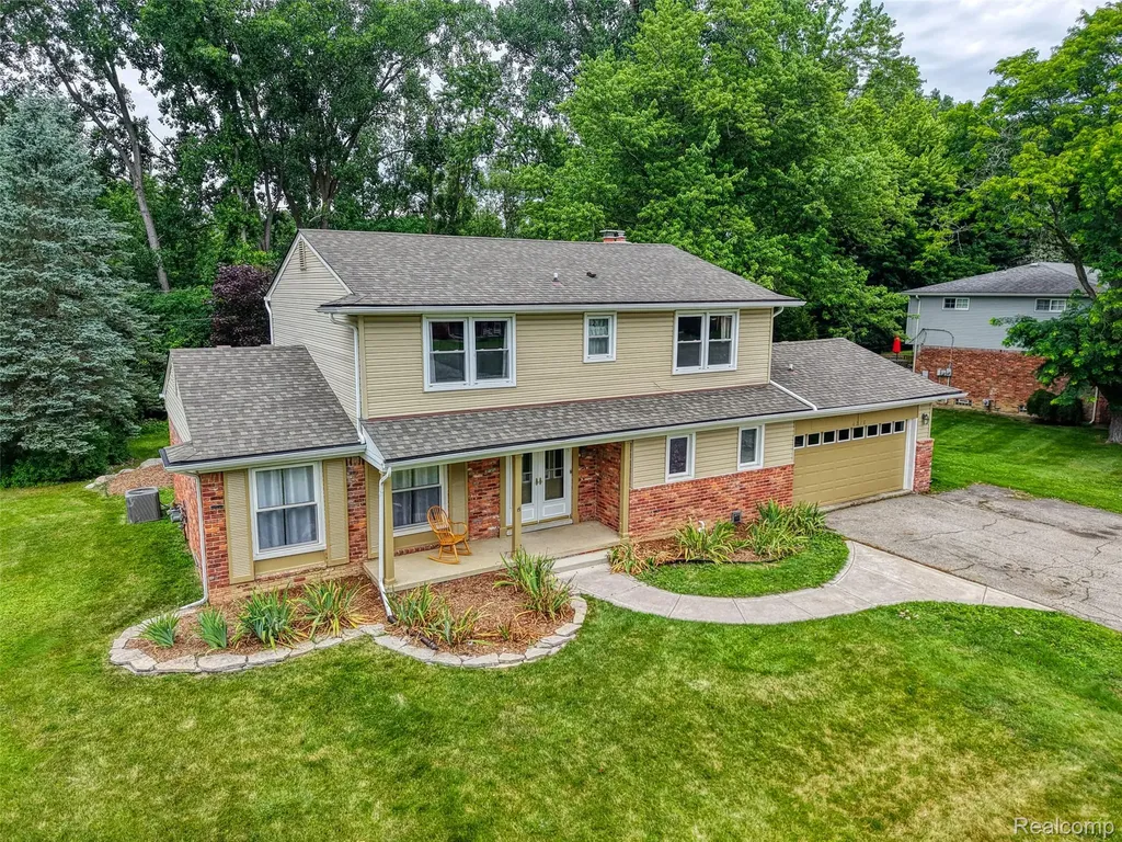 4276 Macqueen Drive West Bloomfield Charter Township MI 48323