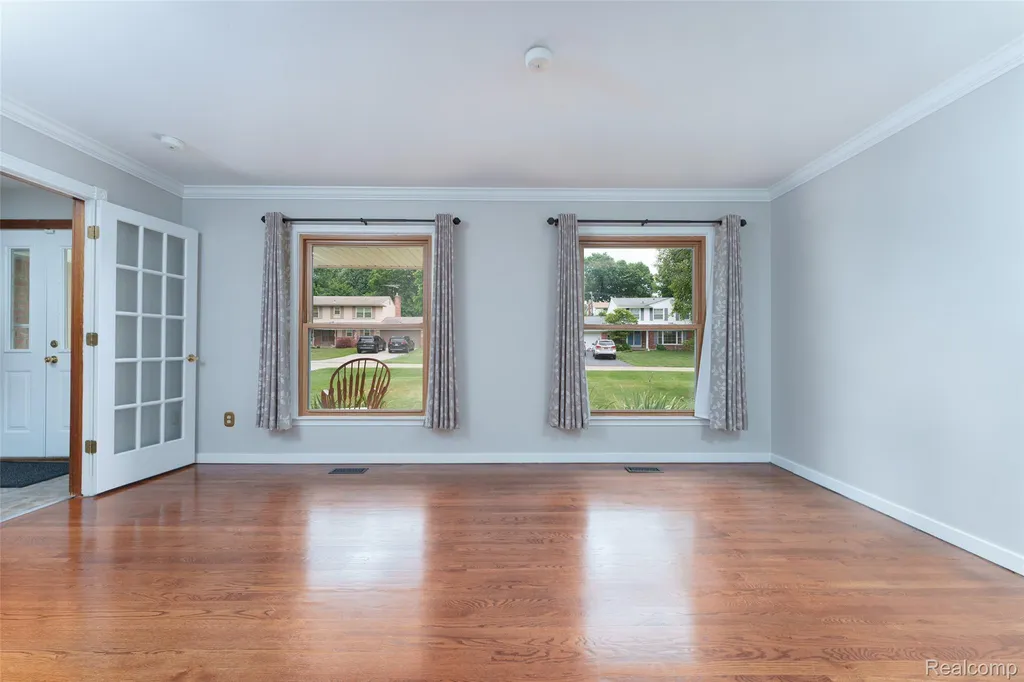4276 Macqueen Drive West Bloomfield Charter Township MI 48323