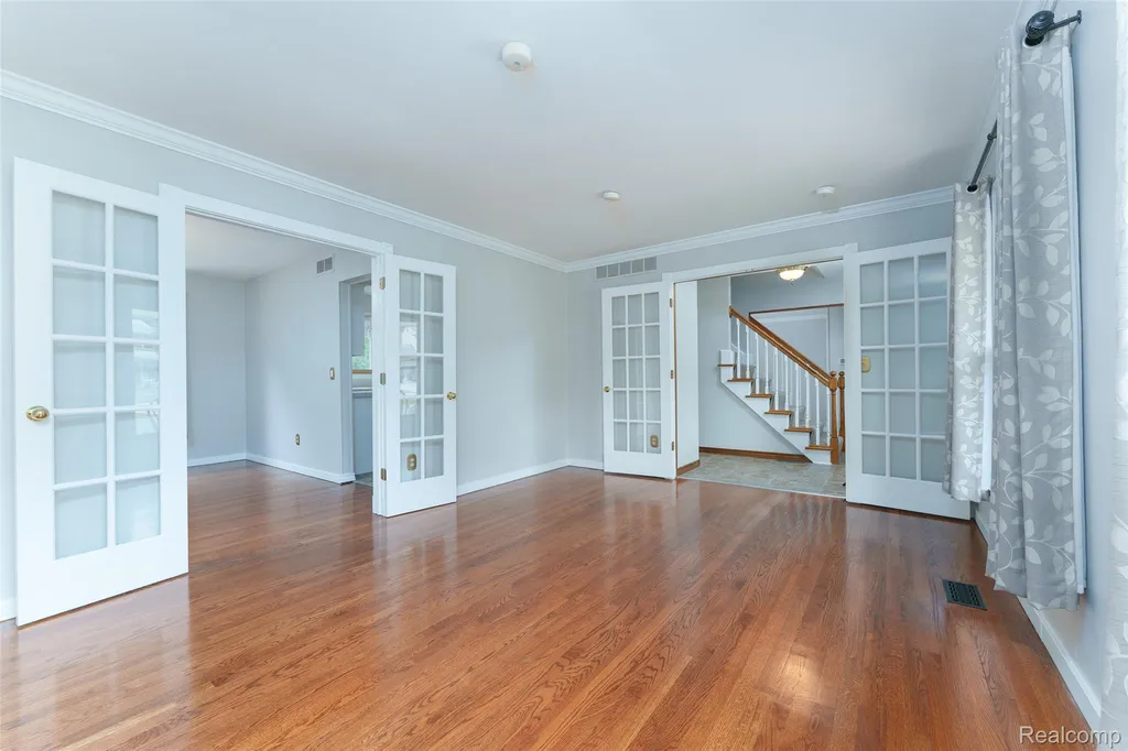 4276 Macqueen Drive West Bloomfield Charter Township MI 48323