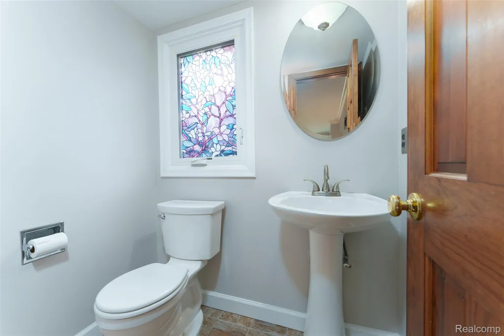4276 Macqueen Drive West Bloomfield Charter Township MI 48323