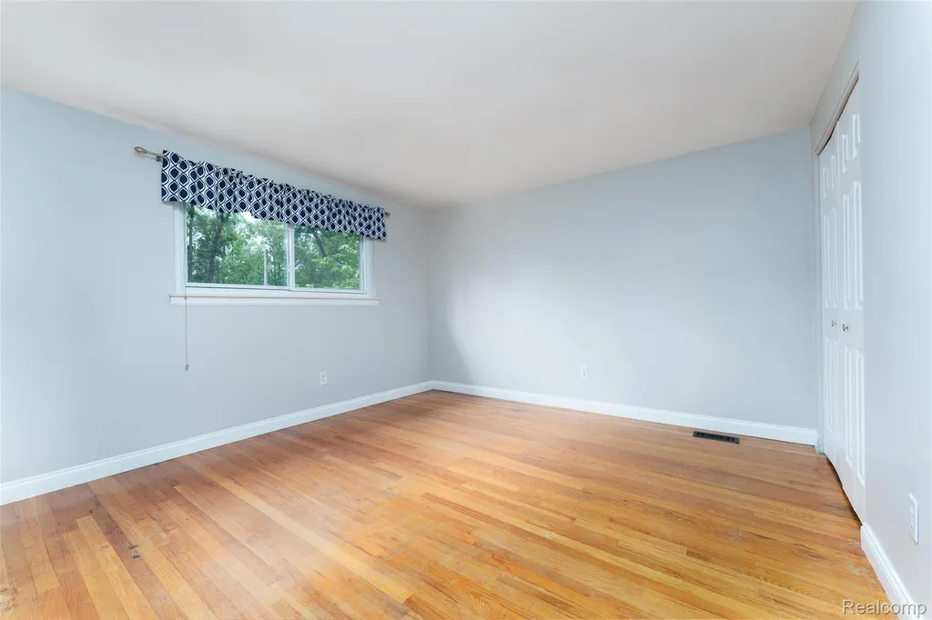 4276 Macqueen Drive West Bloomfield Charter Township MI 48323