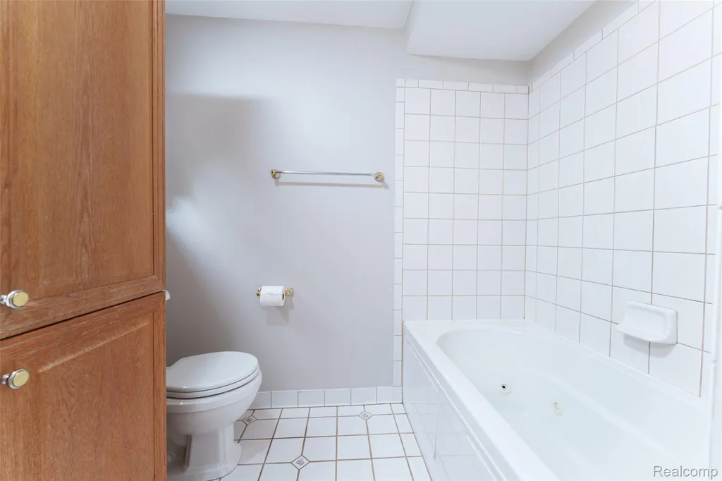 4276 Macqueen Drive West Bloomfield Charter Township MI 48323